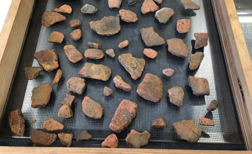 På jakt efter gravar och boplatsspår i Kistinge