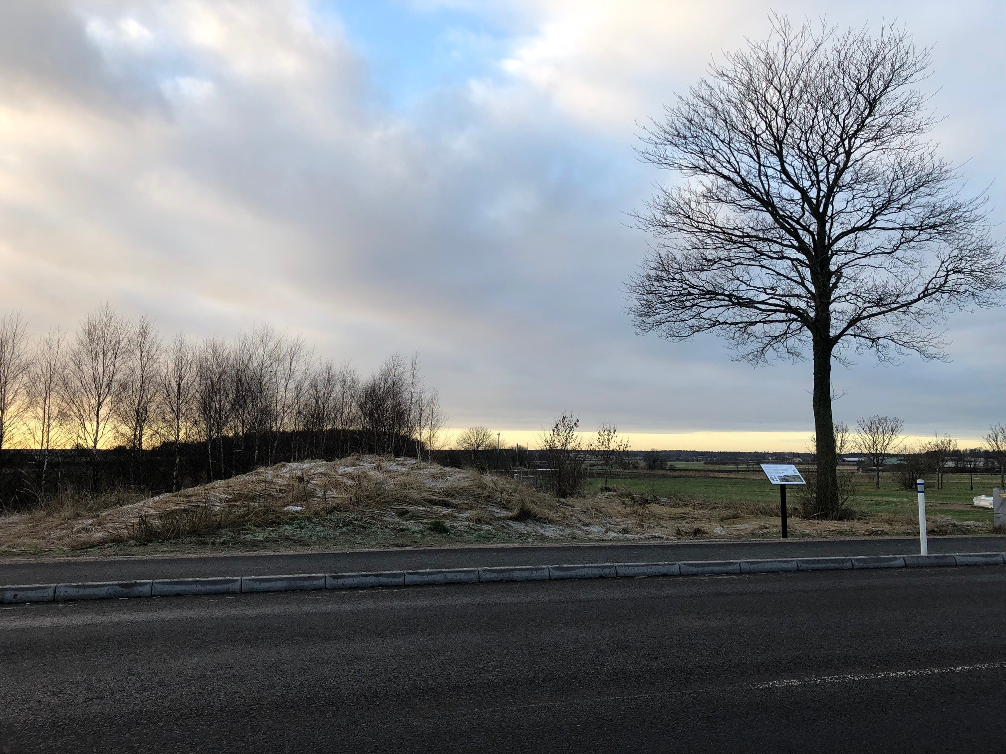 Ny gång- och cykelväg genom gravhögarnas landskap